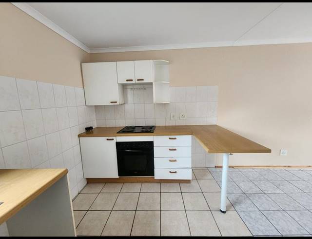 1 BEDROOM PROPERTY TO RENT IN ROODEKRANS